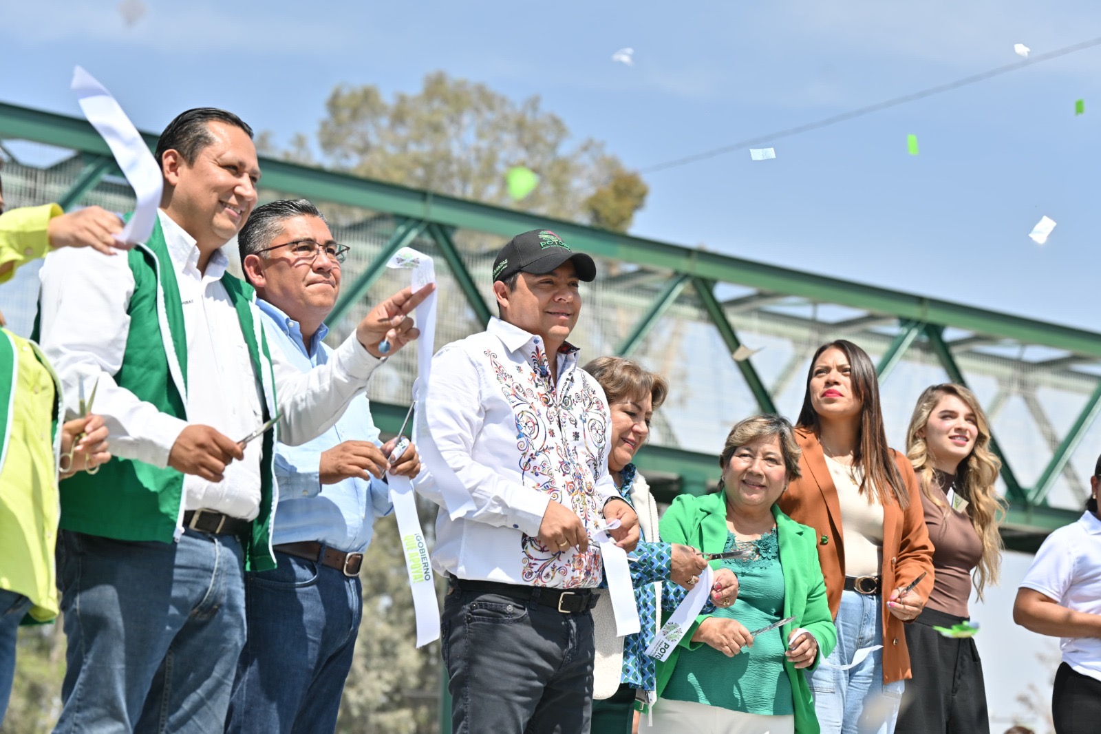 a846df7e-3a6d-4f81-b35c-8c817bb67229