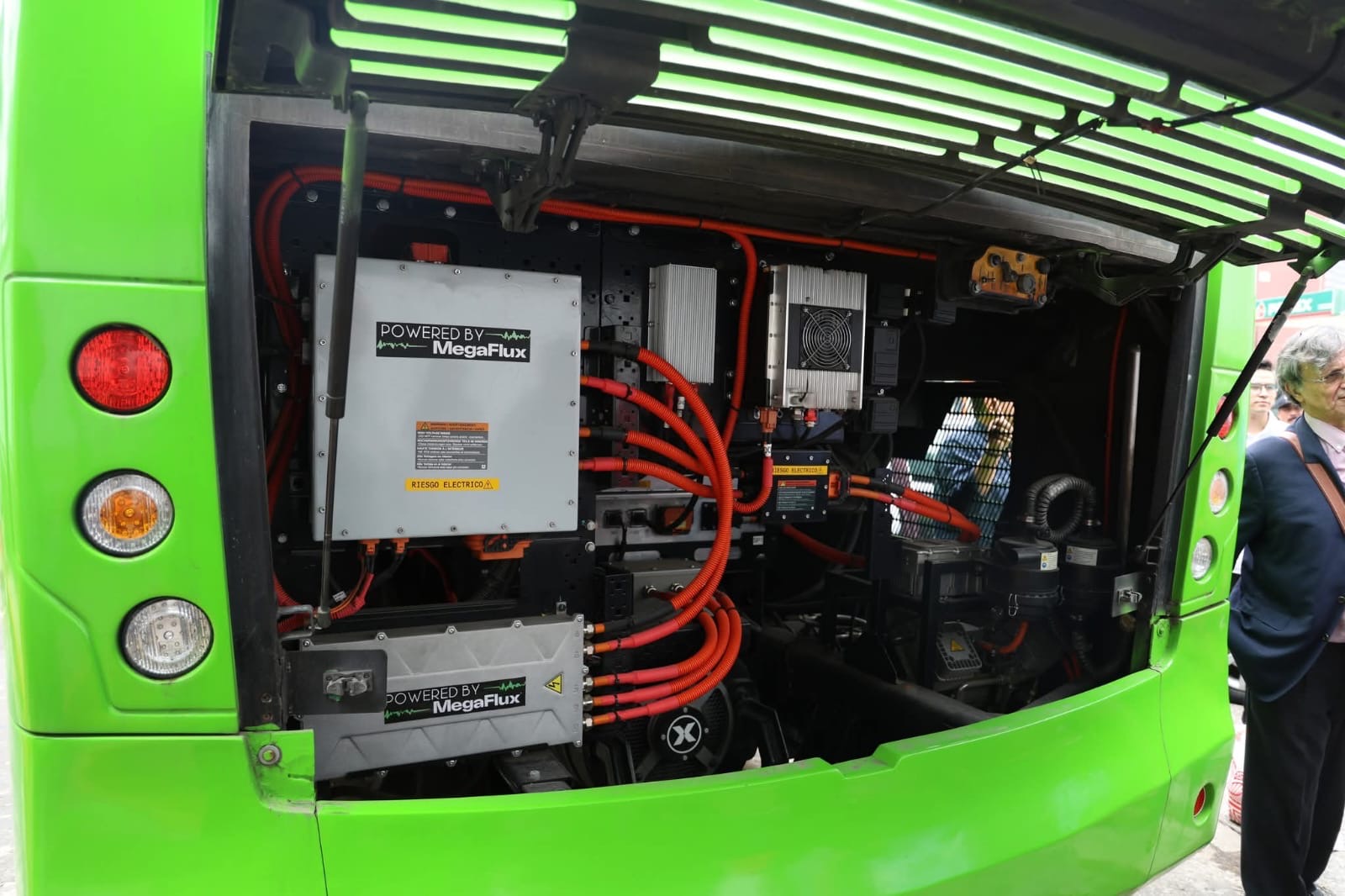 9c8beb8f-4548-4ff6-8202-28c9661e081e